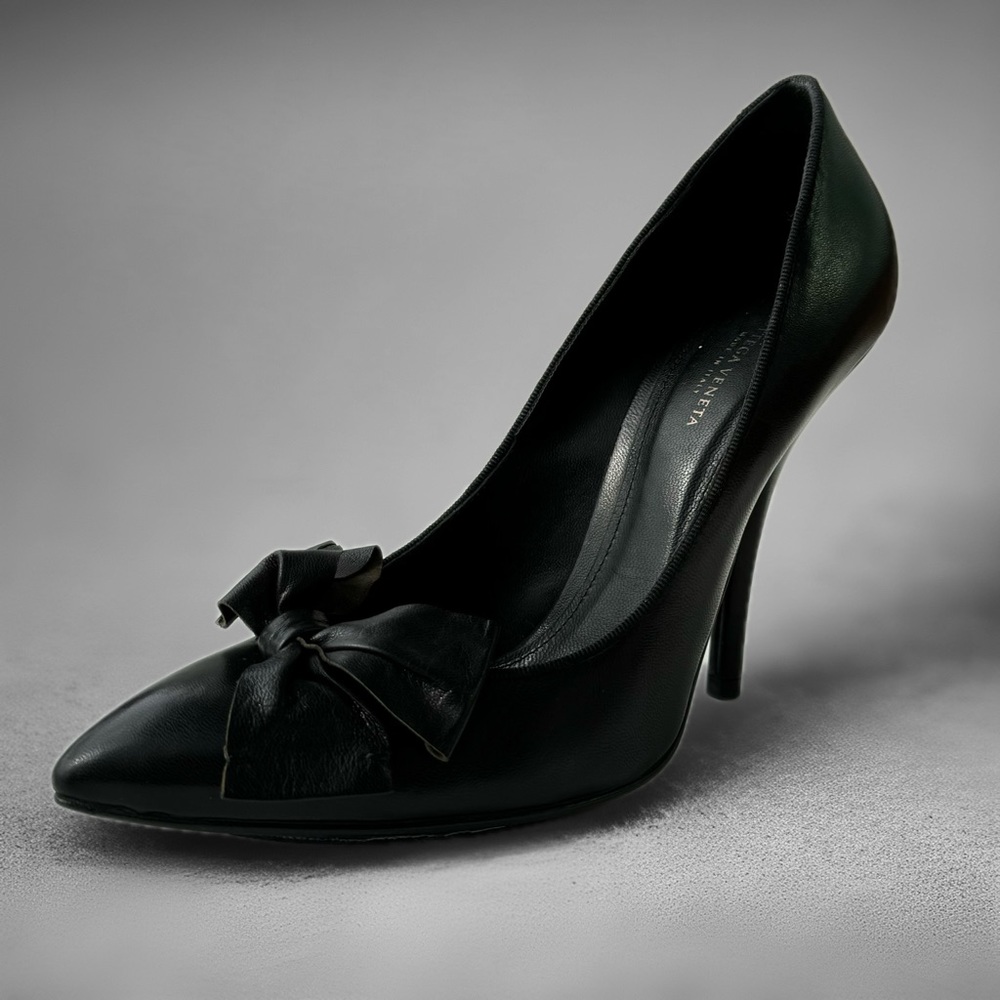 Bottega Veneta Black Leather Bow Heel